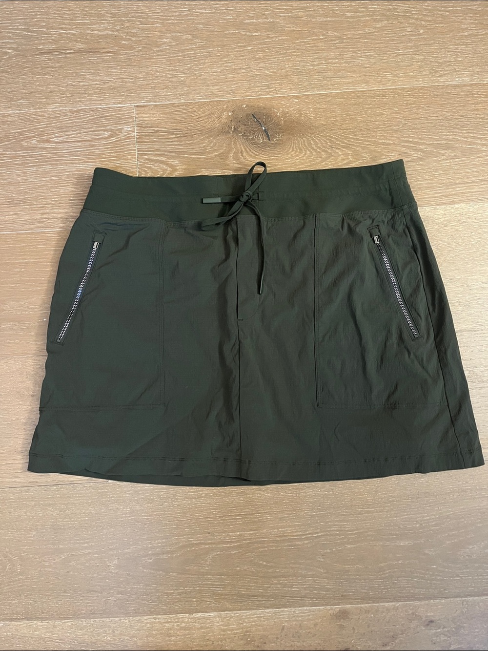 Athleta Trekkie North Skirt/Skort in Olive Green size 16 - Picture 3 of 10